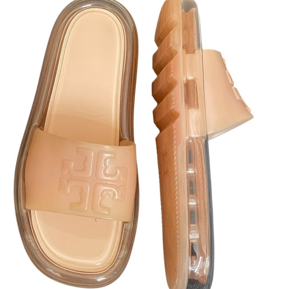 Tory Burch Ivory Bubble Jelly Sandals Slides Beach Ready
Size 6B - Picture 2 of 11